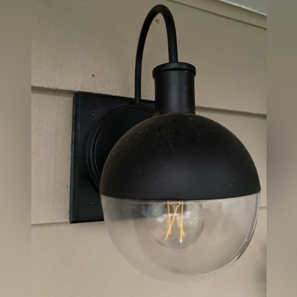 Meridian Matte Black Outdoor Wall Light M50043BK - Picture 4 of 10